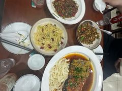 -湖南人家湘菜馆(镇江路店)