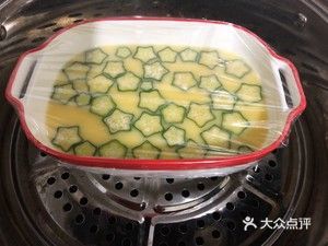 现在是秋葵的季节，这道菜最合适不过了