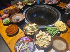 -山城柴火鸡·全鸡宴·跳水蛙(五小区店)