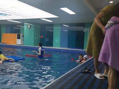 -Swim斯卫姆国际儿童游泳中心(红博中央公园店)
