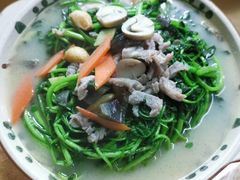 皮蛋瘦肉西洋菜汤-隔田烧鸡