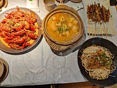 -巴厘龙虾·榜首油焖大虾(音乐学院·沿江酒馆店)