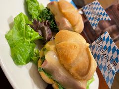 凯撒迷你汉堡-Brotzeit博璨德国啤酒餐厅(亮马桥官舍店)