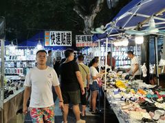 -吴山路夜市