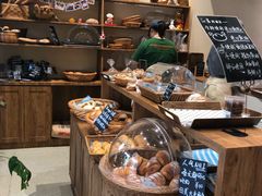 -沁屋面包店(人民东路店)
