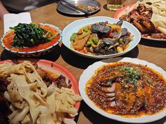 特色菠菜面筋-柴窝堡22号辣子鸡·传承新疆菜