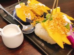 -Chom Cafe and Restaurant