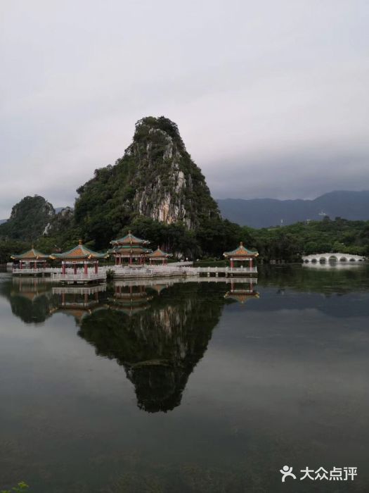 星湖旅游景区七星岩图片