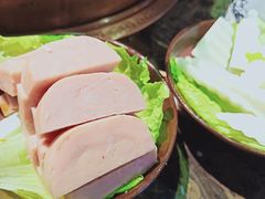 -沪小二炭火蛙锅(淮海中路美食不夜城店)