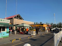 -辽河服务区-停车场