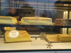 面包甜点陈列柜-台拾记古早味现烤蛋糕(新世界花苑店)