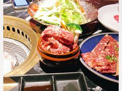 -山川小町·极番烧肉(新地假日广场店)