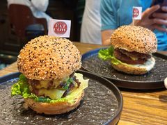 夏威夷双层芝士牛肉击碎汉堡-FAT COW(静安寺店)