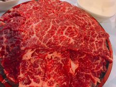 安格斯牛肉-鲜入围煮花胶鸡海鲜火锅