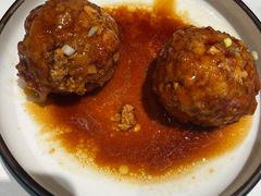 鸭蛋黄狮子头-梅飞酒家(名辉豪庭店)