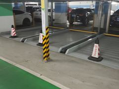 -徐汇日月光地下停车场