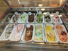 自助取餐区-柠檬车露(卖草地店)