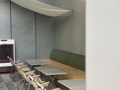 等位区-SAANCI山池咖啡(卓悦中心店)