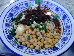 -渝之汇牛肉豌杂面