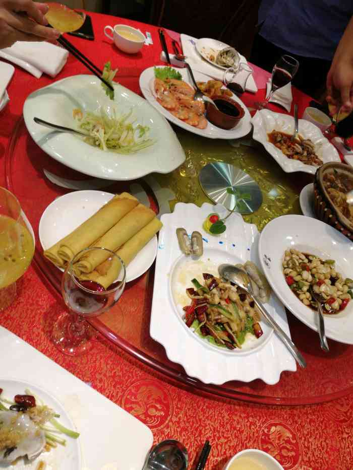 章丘海泰食府·宴会厅-"2014年章丘大厦内饭店一层大厅的鲁东风.