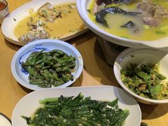 -帅巴人舅母子腊蹄民俗村