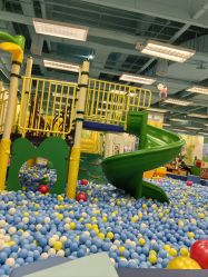 -莫莉幻想儿童乐园(三河燕郊永旺店)