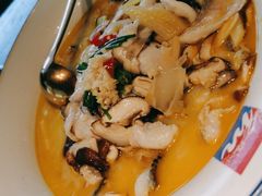 -蜜桃餐厅·伴山(湖滨商业街店)