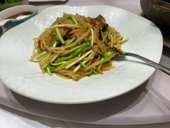 土豆丝煎炒贝肉-谷语中餐厅