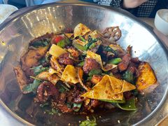 -愉肴麻辣香锅(中山路店)