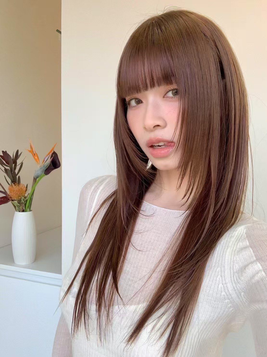 齐刘海儿直发的简约风