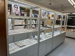 -无奔眼镜·蔡司·依视路授权店(朝阳大悦城店)