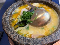 维园特色石锅豆腐-维园悦谱·海派家常菜(乌鲁木齐南路店)