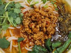 纯正云南小锅米线-遇见阿家村云南菜(魏公村店)