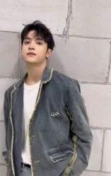 -一家只做男发烫染的店