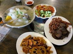 -老鼎万春卤菜(鹭湖宫8区店)