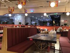 大堂-鸡遇虾煲干锅火锅(小寨金莎店)