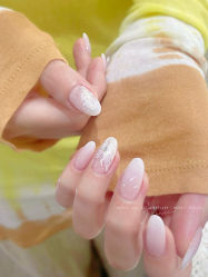 -花岐款式专研健康美甲沙龙