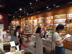 -西西弗书店&矢量咖啡(凯德晶萃广场店)