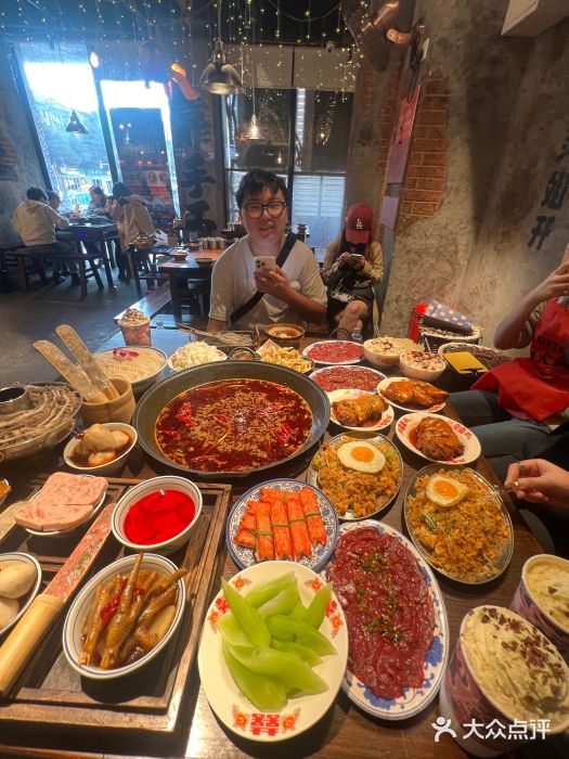 萍姐火锅·公路夜市(武汉首店)图片