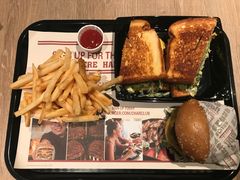 -The Habit Burger Grill 哈比特汉堡(复兴soho店)