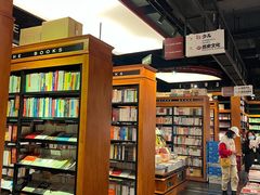 -西西弗书店&矢量咖啡(壹方购物中心店)