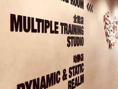 走廊-超级猩猩健身·团课·瑜伽(花园道店)