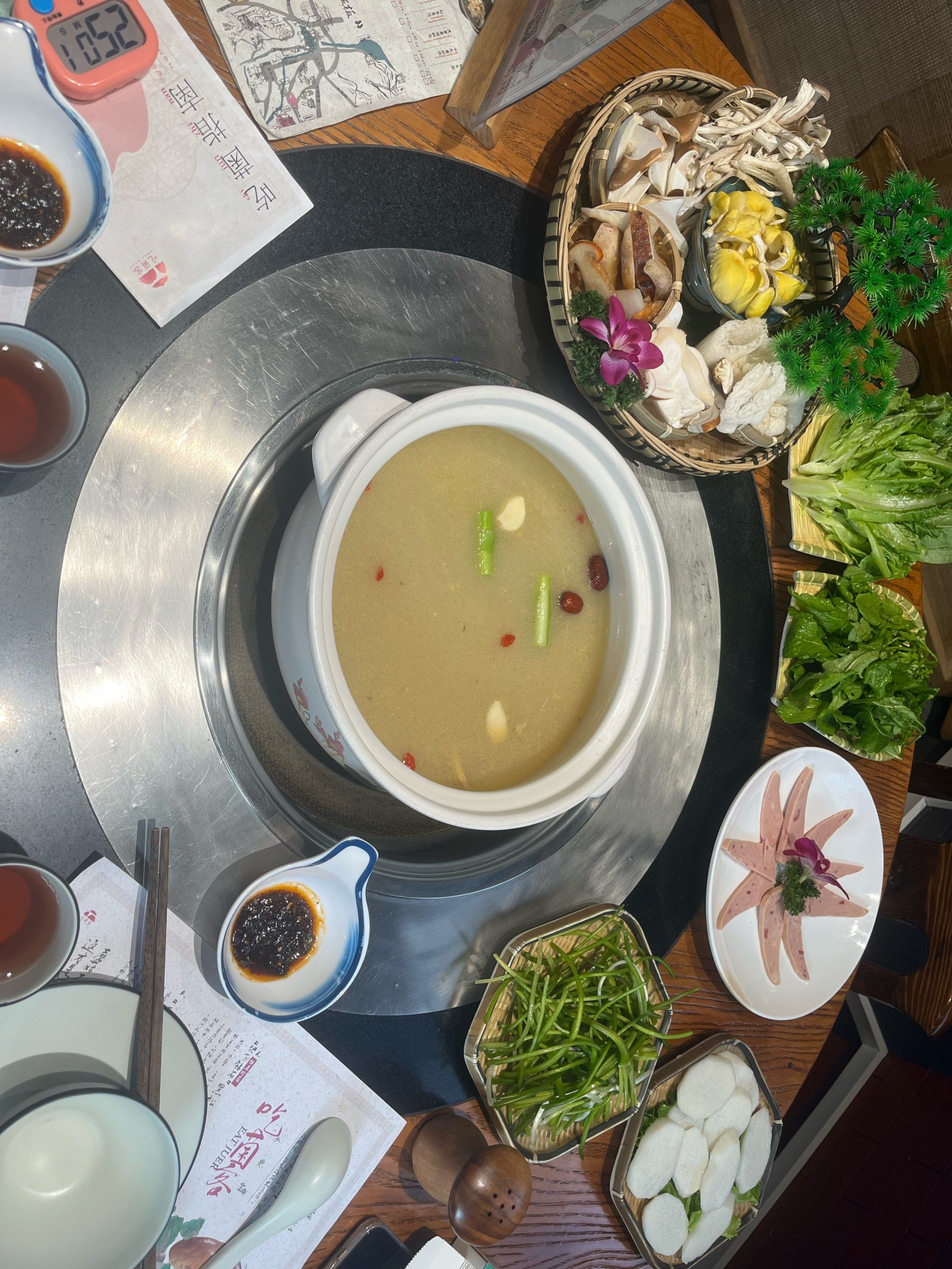 云南丽江最好吃的野生菌火锅