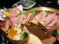-山川小町·极番烧肉(新地假日广场店)