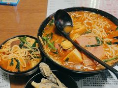 -肥汁米蘭香港米线(定西路店)