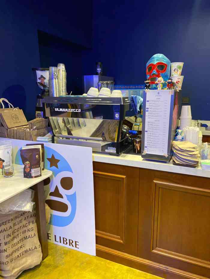 coffee libre-"我一般对只搭理熟客,对普通顾客都服务不到.