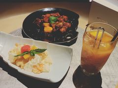 -穹六人间 people 6(岳阳路店)
