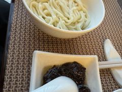 炸酱面-民族饭店-四季餐厅