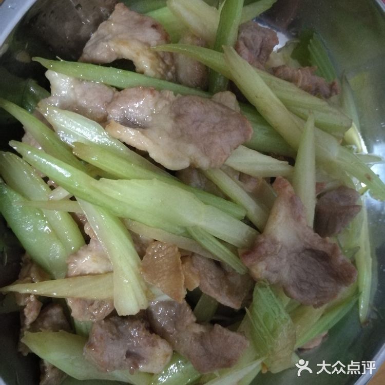 十里飘香生鲜爽脆的西芹炒肉