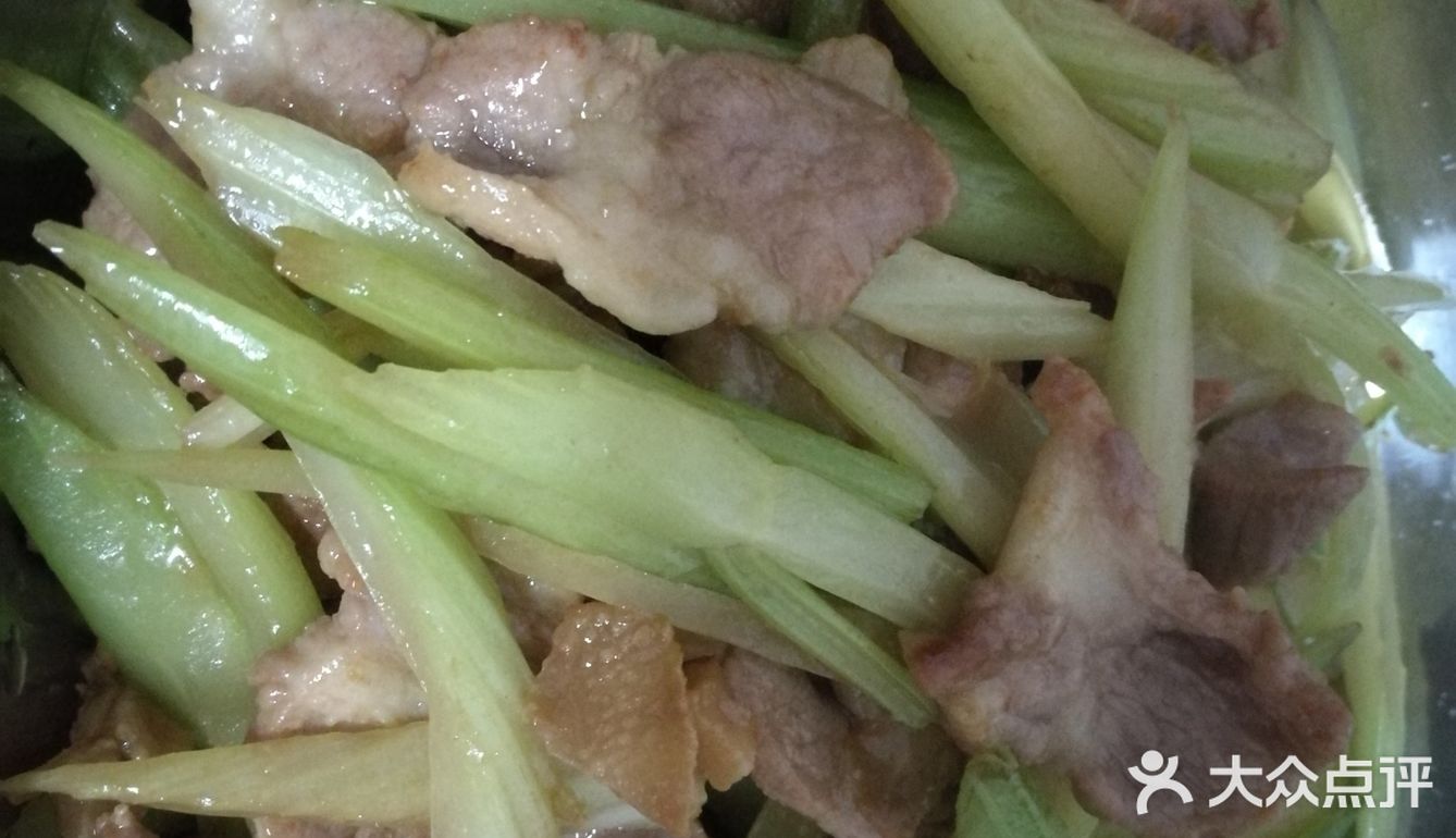 十里飘香生鲜爽脆的西芹炒肉